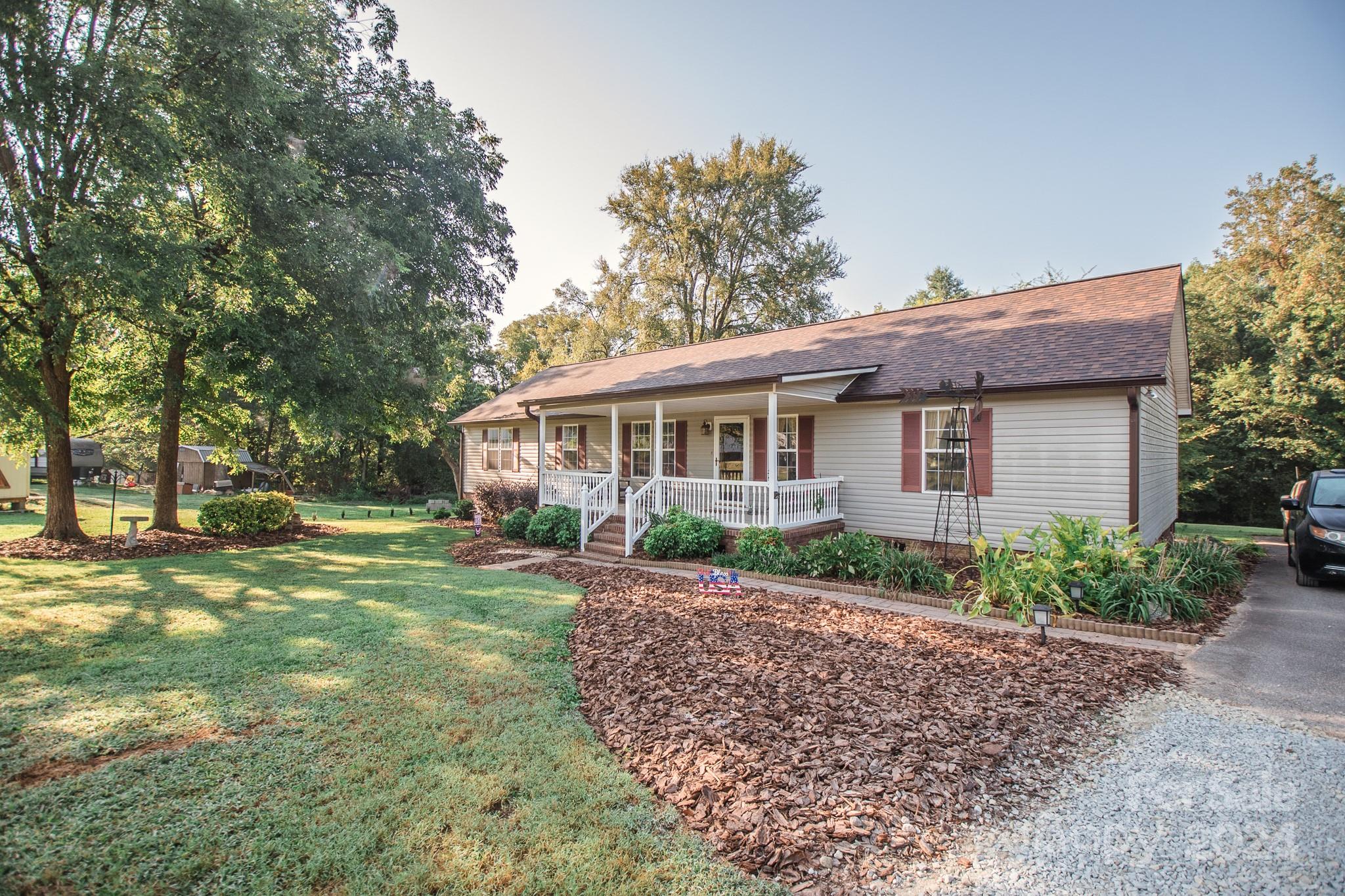 4495 Isenhour Road Kannapolis, NC 28081 - Photo 4 of 41 Gallery Image 4