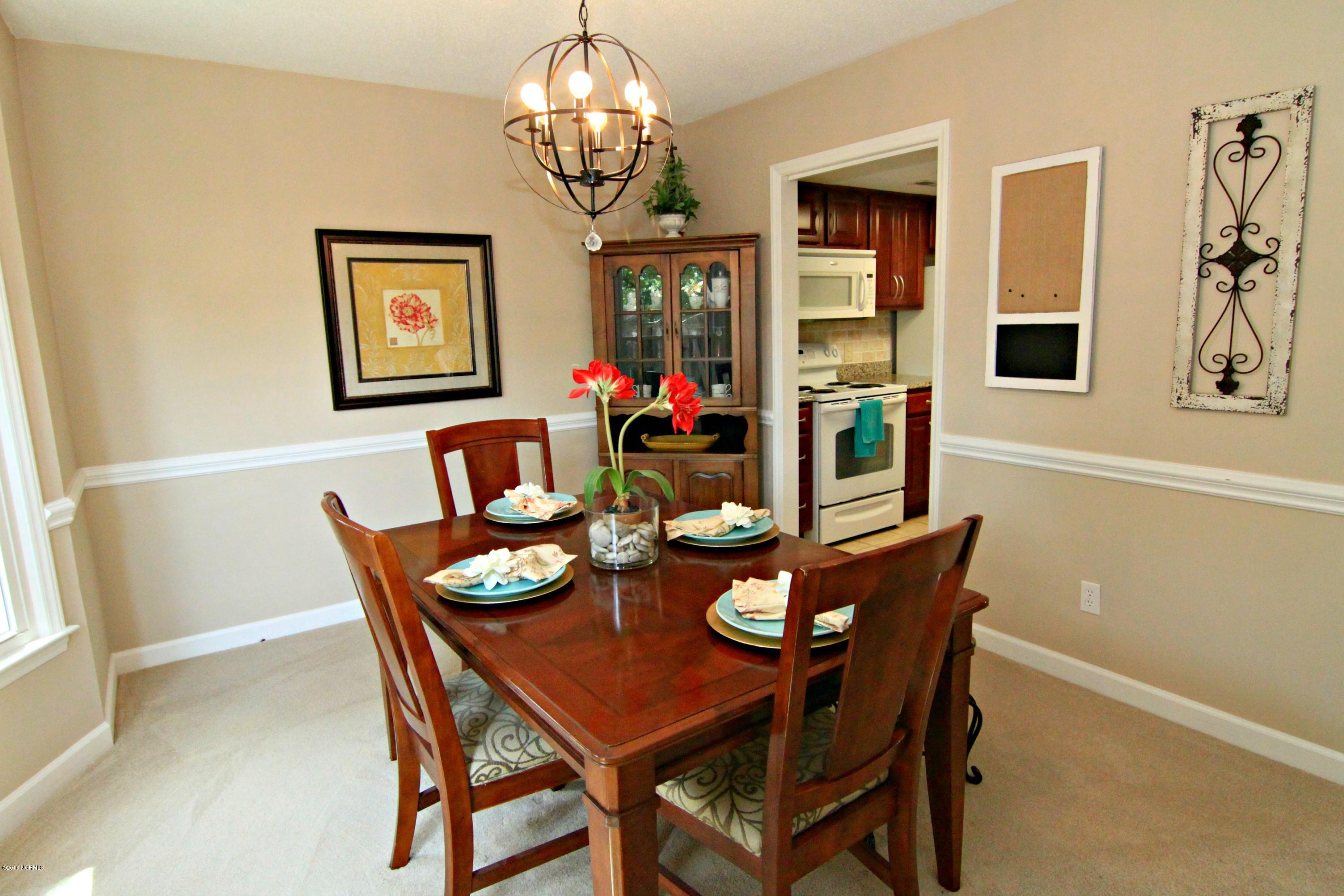 1918 Quail Ridge Road, Unit R Greenville, NC 27858 - Photo 4 of 15 Dining Room