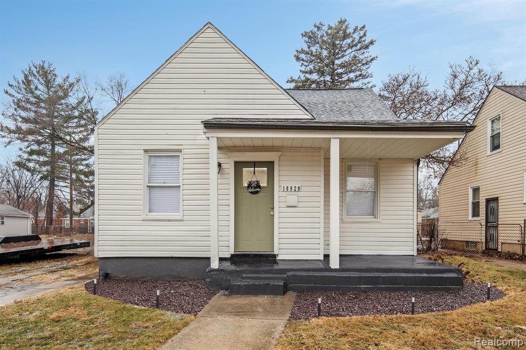 18929 Huntington Road Detroit, MI 48219 - Photo 2 of 26