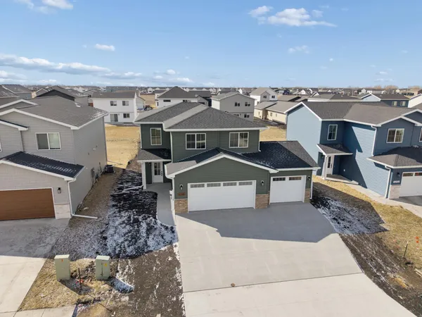 $346,000 | 6248 86th Avenue South, Horace, ND 58047