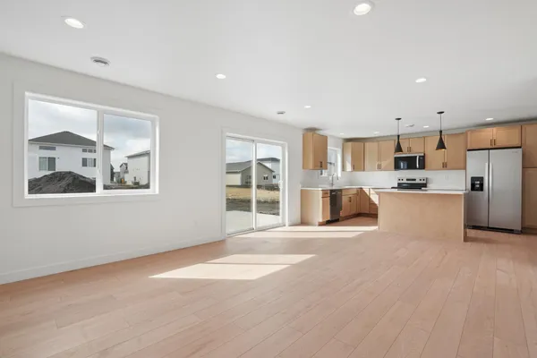 $346,000 | 6248 86th Avenue South, Horace, ND 58047