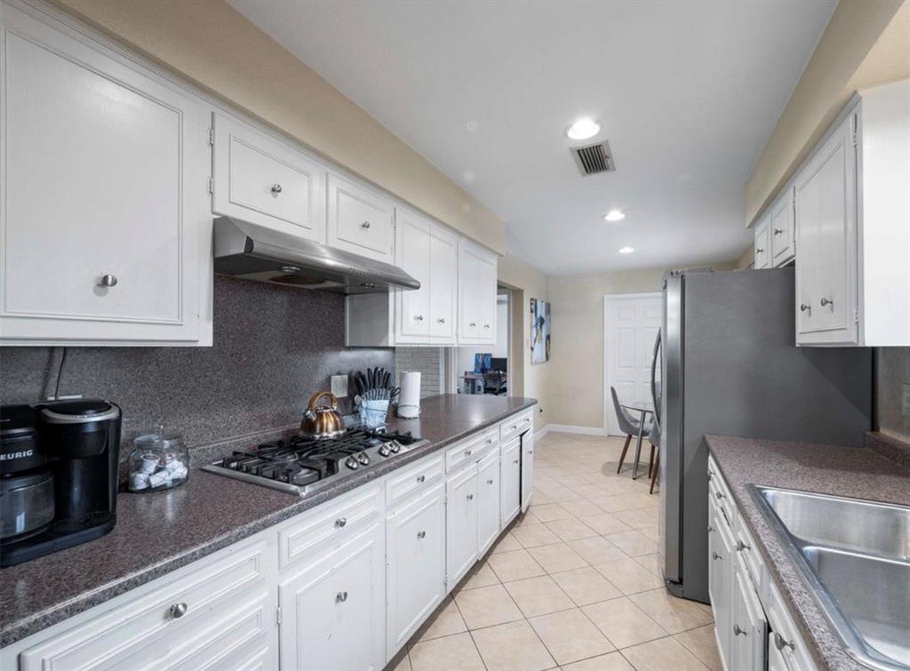 3750 Ridgeoak Way Farmers Branch, TX 75244 - Photo 6 of 26