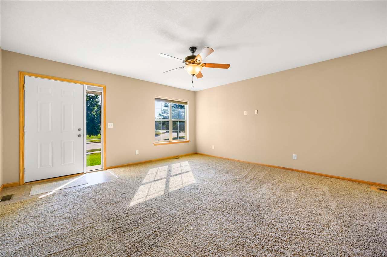 6103 Ridgewood Meadows Lane Northeast Cedar Rapids, IA 52411 - Photo 4 of 33 Gallery Image 4