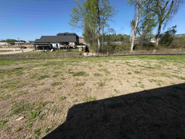 $1,800 | 211 Blue Bird Lane, Mineola, TX 75773
