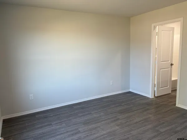 $1,800 | 211 Blue Bird Lane, Mineola, TX 75773