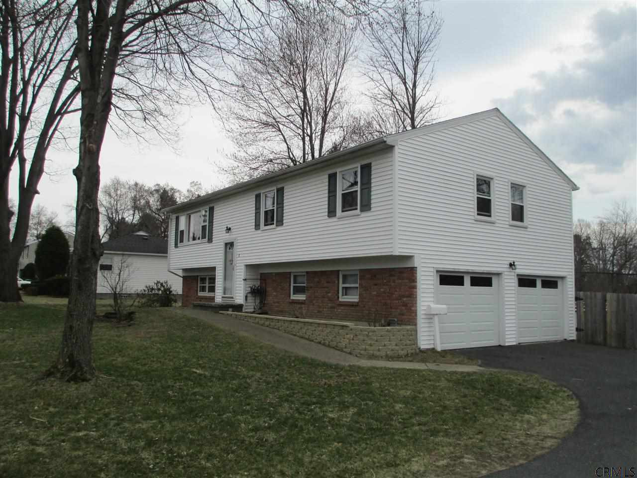 8 Malpass Road Albany, NY 12203 - Photo 2 of 19 Photo 2
