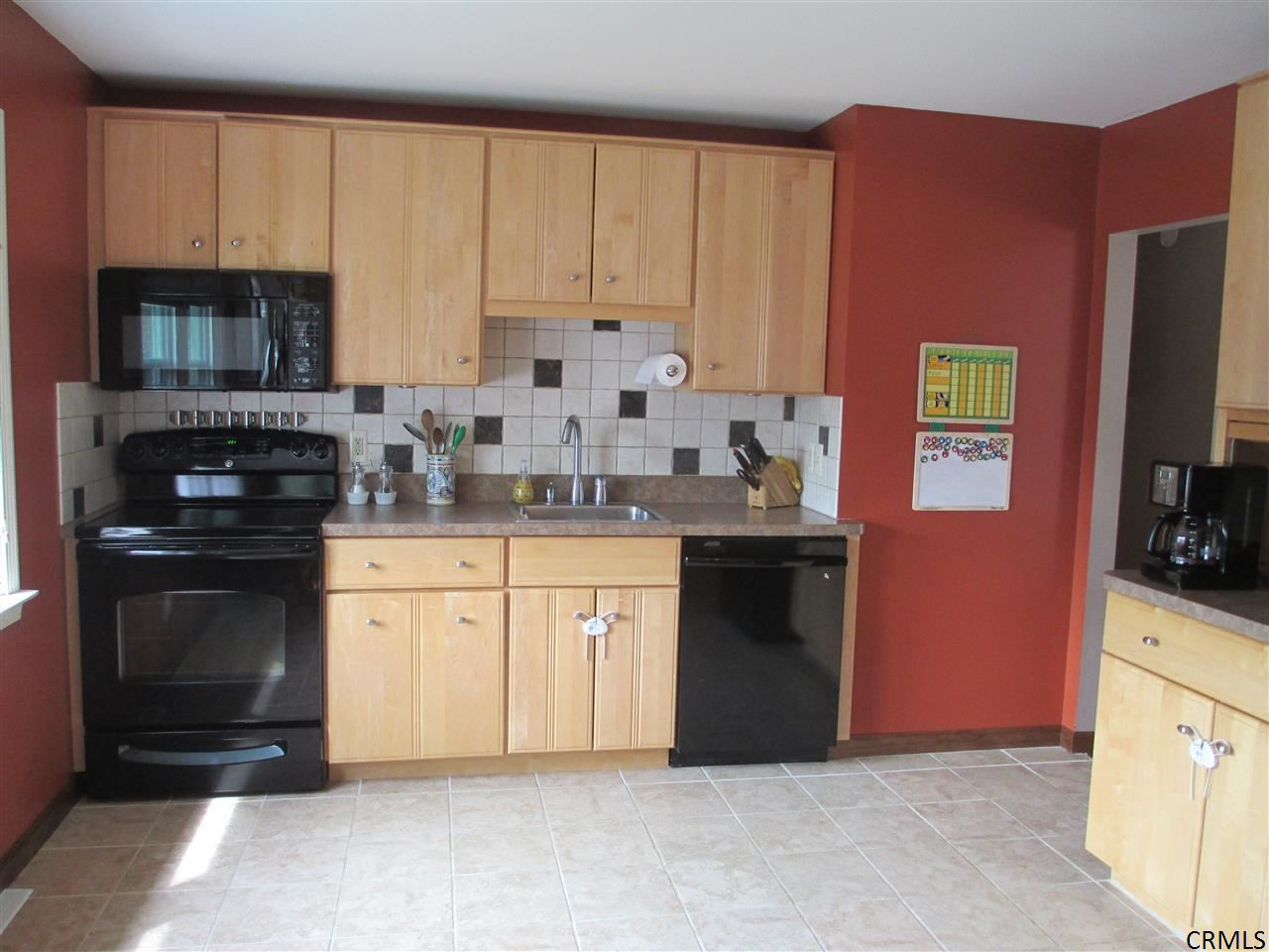 8 Malpass Road Albany, NY 12203 - Photo 7 of 19 Photo 7