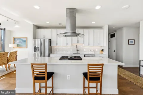 $1,795,000 | 2000 Clarendon Boulevard, Unit 1105, Arlington, VA 22201