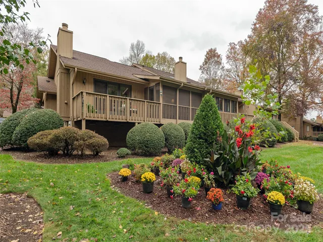 $395,000 | 606 Red Oak Drive, Hendersonville, NC 28791