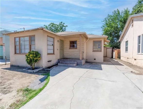 $1,895 | 381 West Wabash Street, San Bernardino, CA 92405