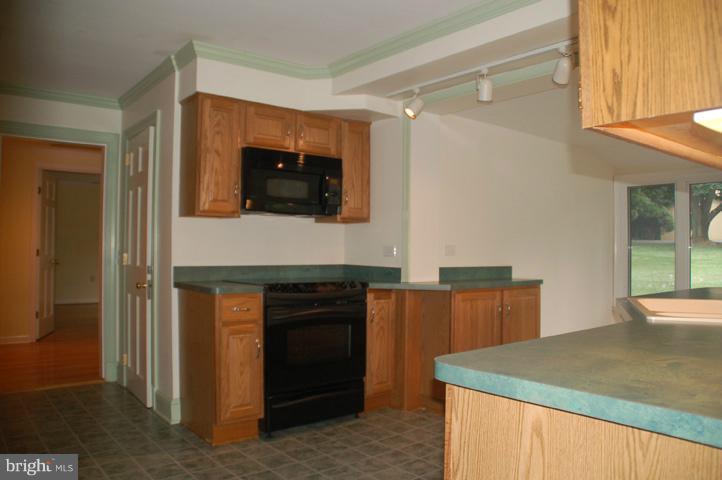3016 Rectortown Road Marshall, VA 20115 - Photo 9 of 27 Interior (General)