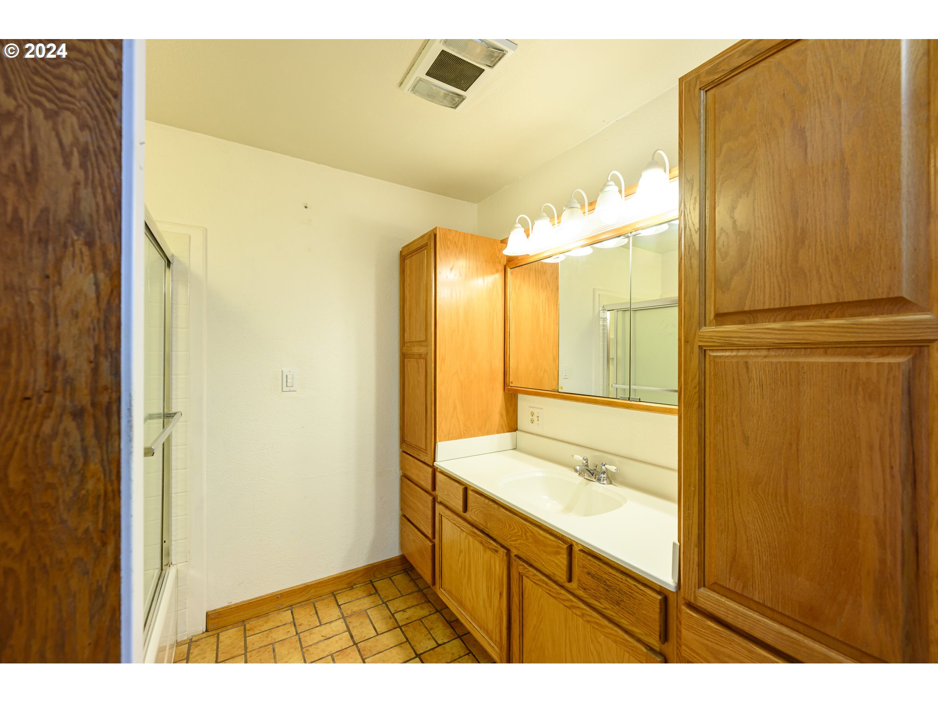 5170 C Street Springfield, OR 97478 - Photo 26 of 34