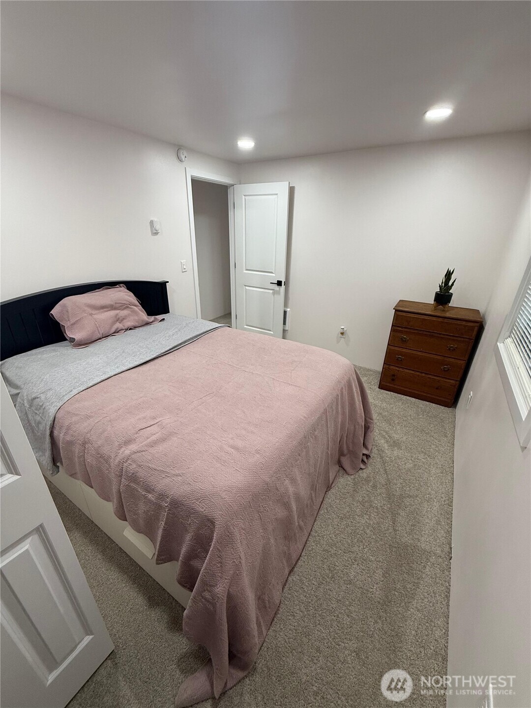 23121 Edmonds Way, Unit 2 Edmonds, WA 98020 - Photo 17 of 25