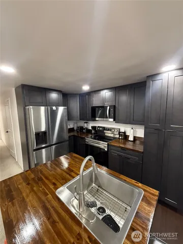 $180,000 | 23121 Edmonds Way, Unit 2, Edmonds, WA 98020