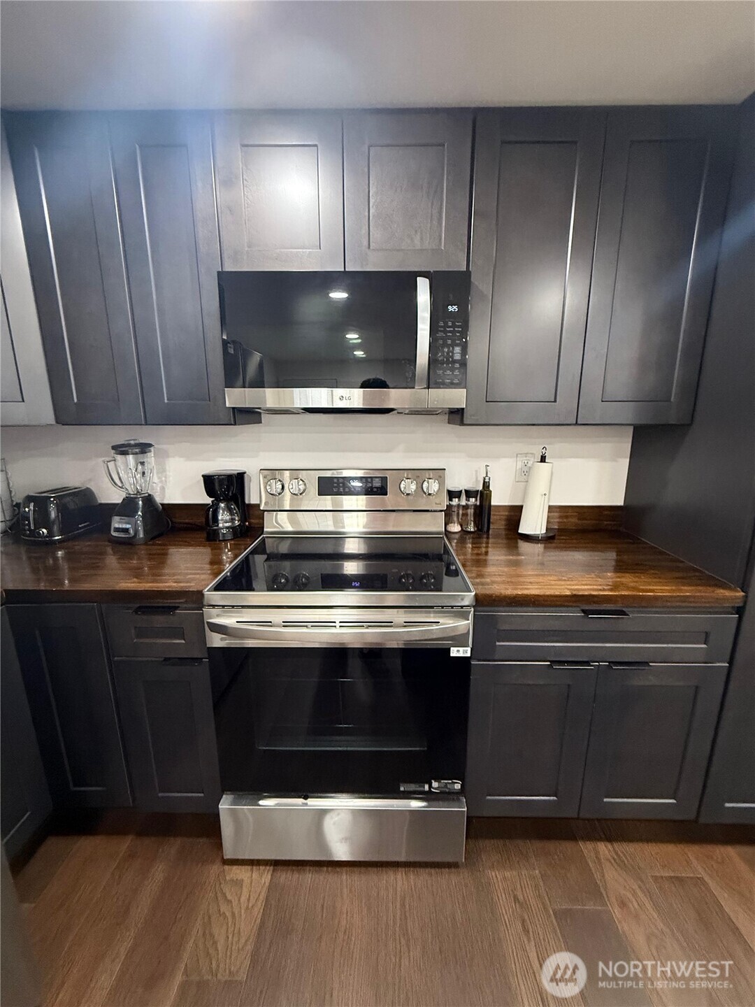 23121 Edmonds Way, Unit 2 Edmonds, WA 98020 - Photo 5 of 25