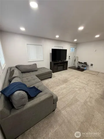 $180,000 | 23121 Edmonds Way, Unit 2, Edmonds, WA 98020