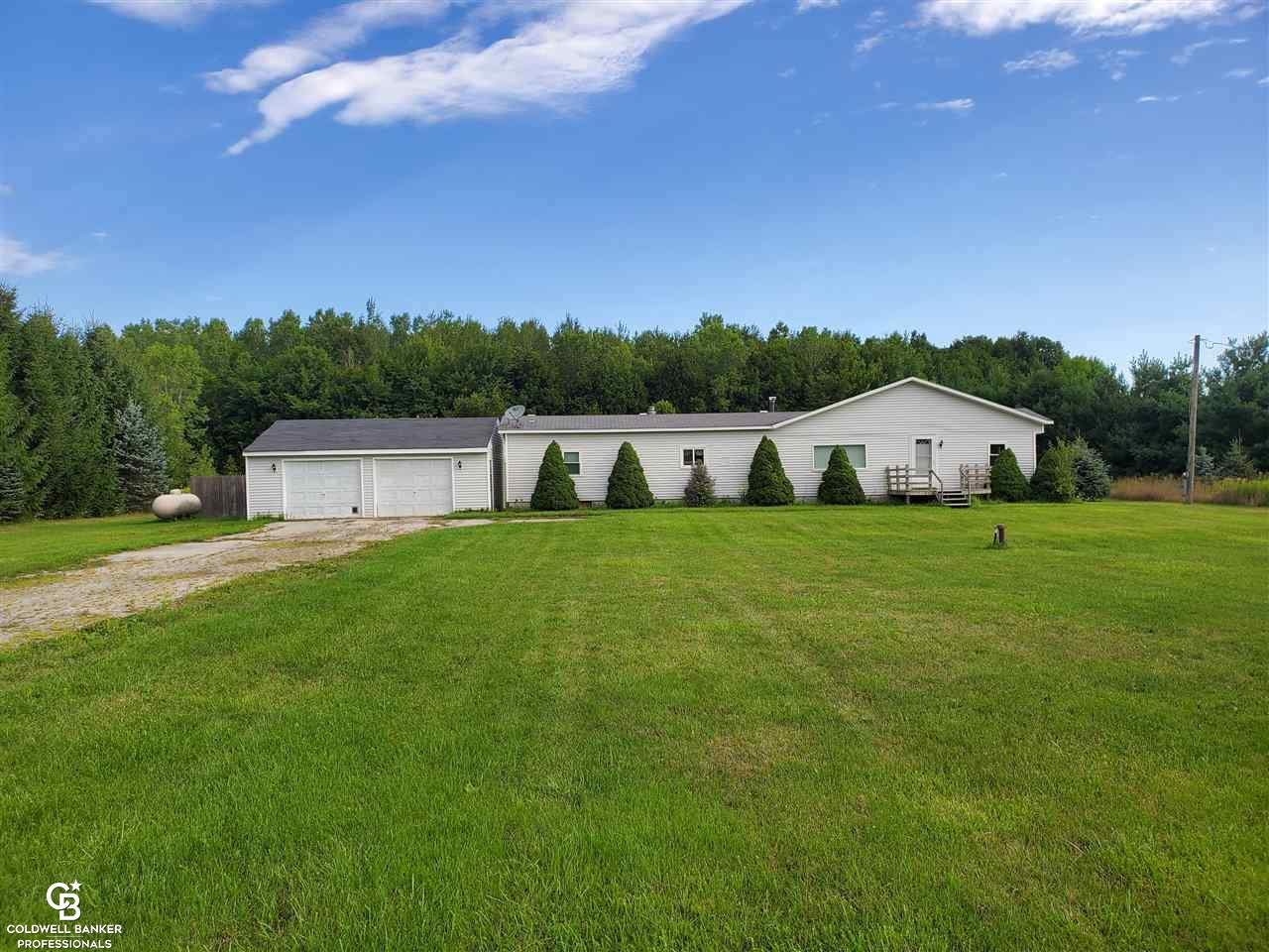 11220 Foley Road Emmett, MI 48022 - Photo 2 of 22