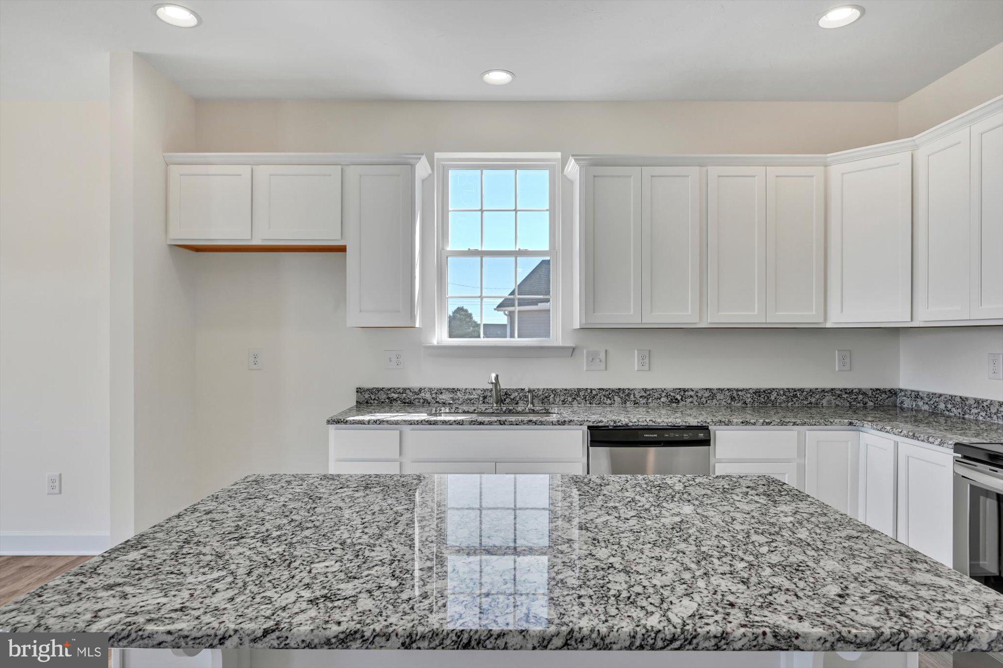 14 Aviary Drive, Unit B11 Gettysburg, PA 17325 - Photo 15 of 32 granite countertops