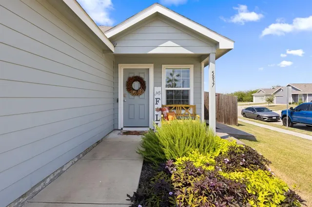 a view of a house with a outdoor space