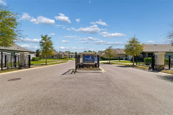 $439,777 | 1214 Florablu Drive, Seffner, FL 33584