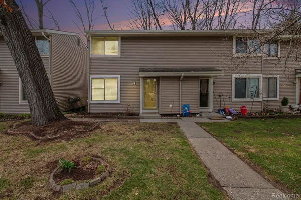 $184,900 | 616 Rickett Road, Unit 118, Brighton, MI 48116