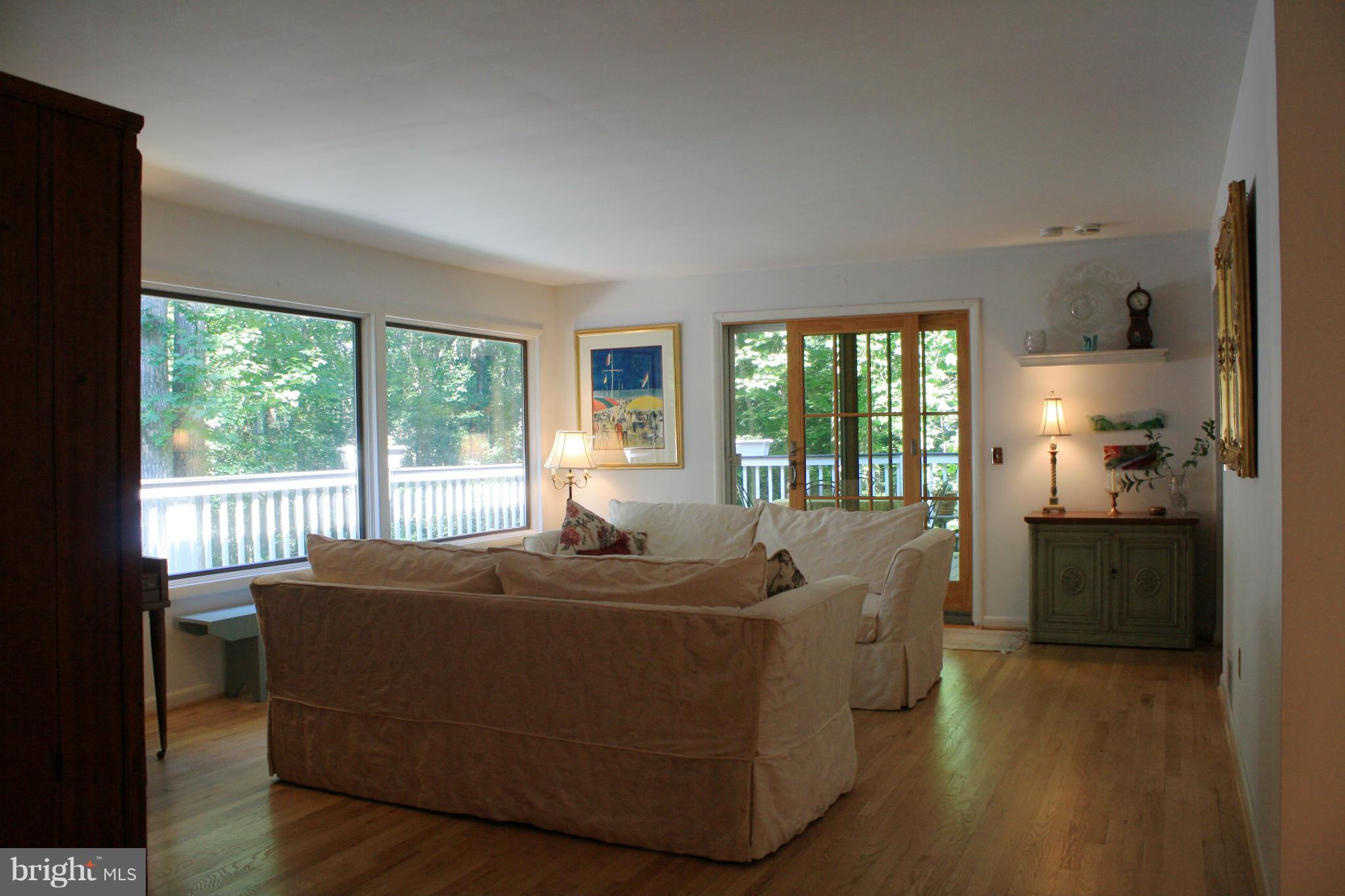 6 Rises Court Lutherville-Timonium, MD 21093 - Photo 6 of 30 Living Room