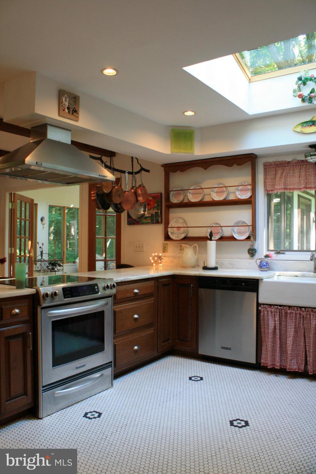 6 Rises Court Lutherville-Timonium, MD 21093 - Photo 8 of 30 Kitchen
