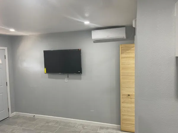 a flat screen tv