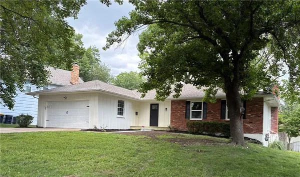 $319,900 | 10443 College Avenue, Kansas City, MO 64137