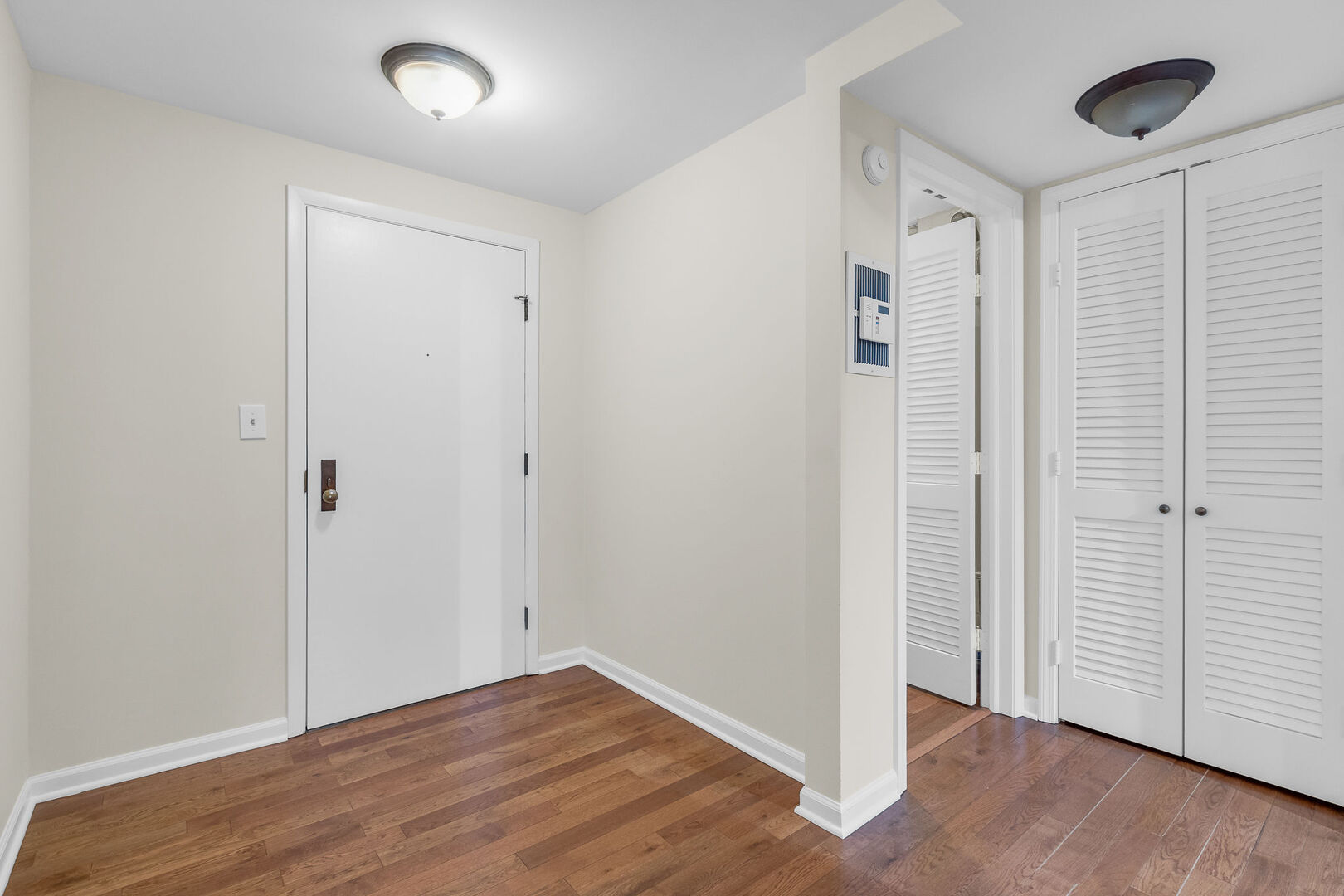22 Park Lane, Unit 404 Park Ridge, IL 60068 - Photo 3 of 29 Gallery Image 3