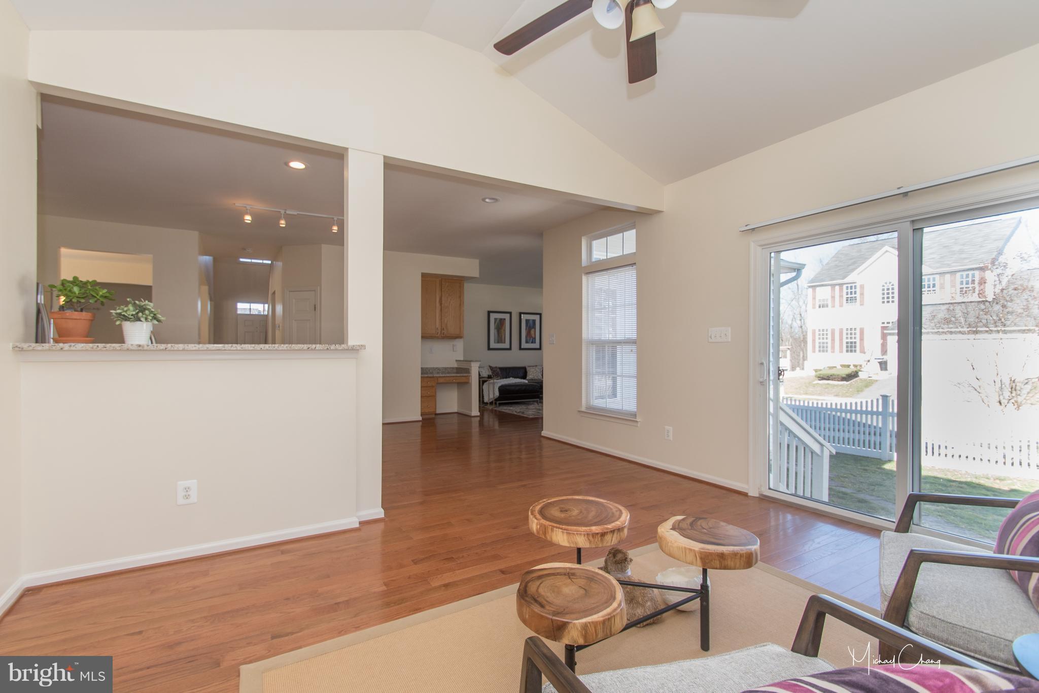 13840 Lullaby Road Germantown, MD 20874 - Photo 10 of 27 Sun room