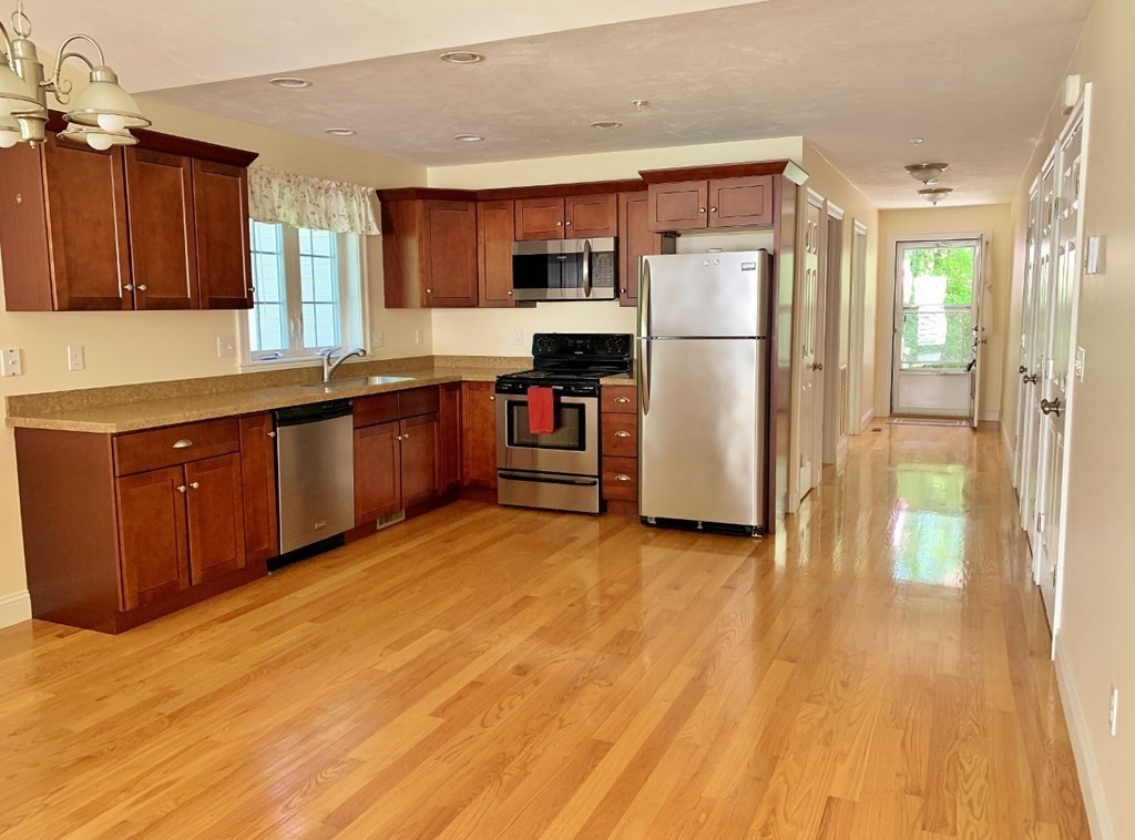 20 Mark Circle, Unit 20 Rutland, MA 01543 - Photo 2 of 14