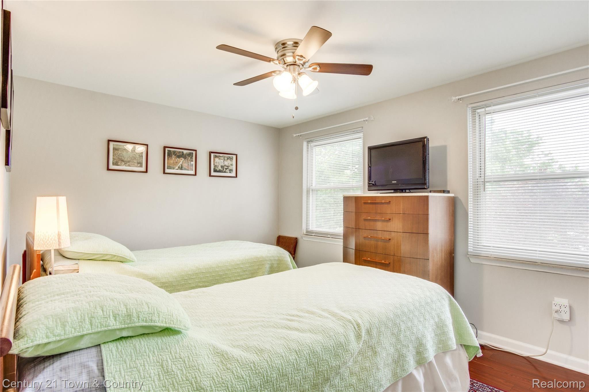 548 Ten Point Drive Rochester, MI 48309 - Photo 39 of 46 Interiors (40 of 41).jpg