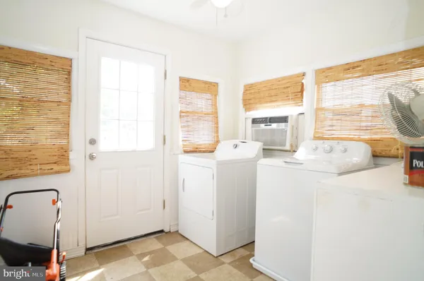 $2,975 | 2161 North Brandywine Street, Arlington, VA 22207