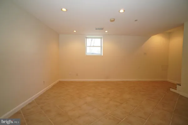 $2,975 | 2161 North Brandywine Street, Arlington, VA 22207