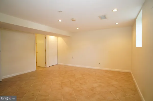 $2,975 | 2161 North Brandywine Street, Arlington, VA 22207