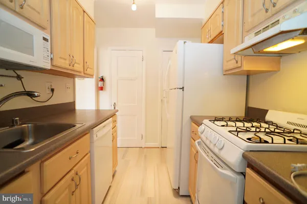 $2,975 | 2161 North Brandywine Street, Arlington, VA 22207