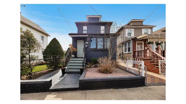 $750,000 | 1546 Canarsie Road | Canarsie