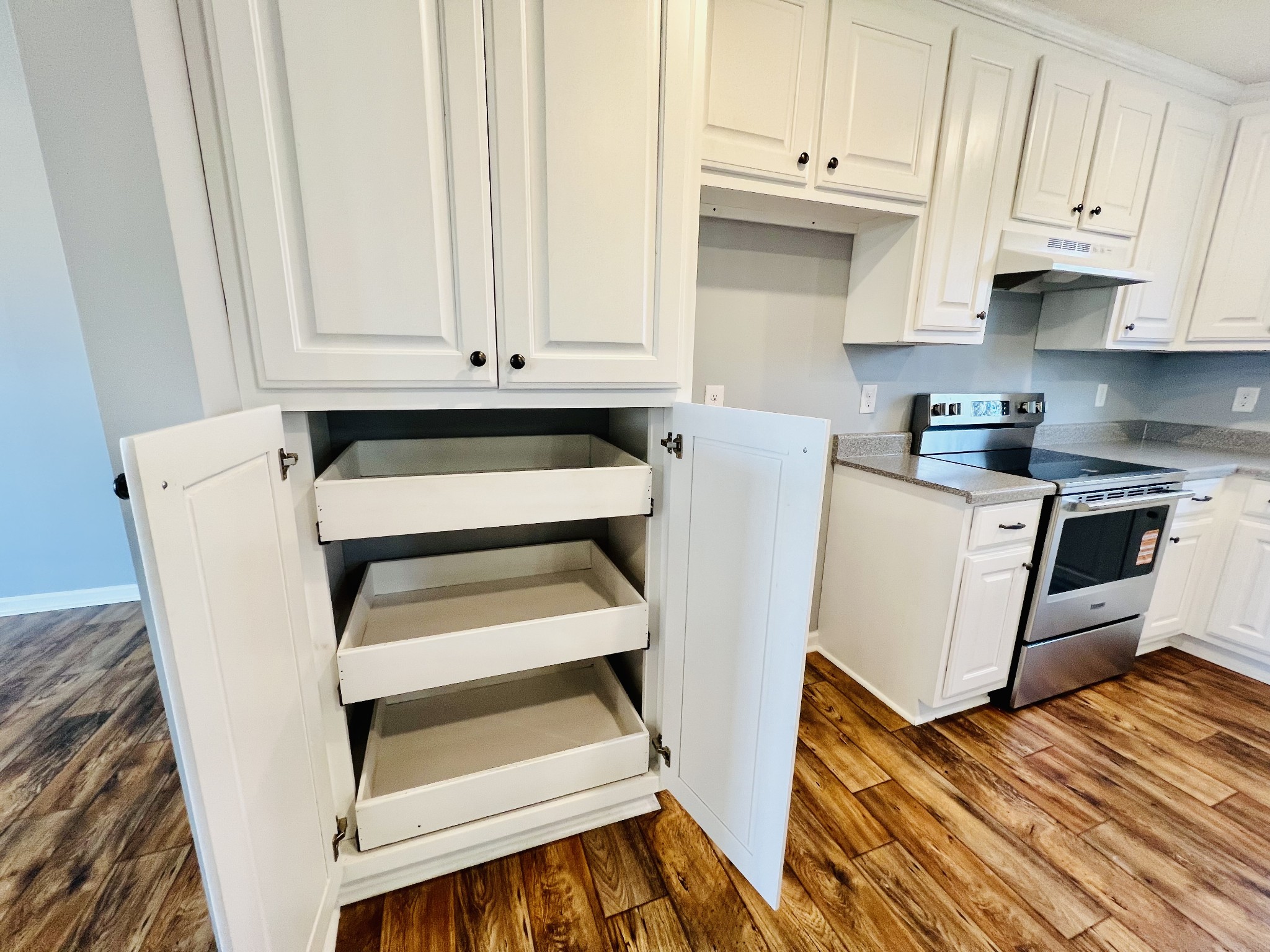 299 B Union Hollow Road Fayetteville, TN 37334 - Photo 7 of 27 a view of cabinets and wooden floor