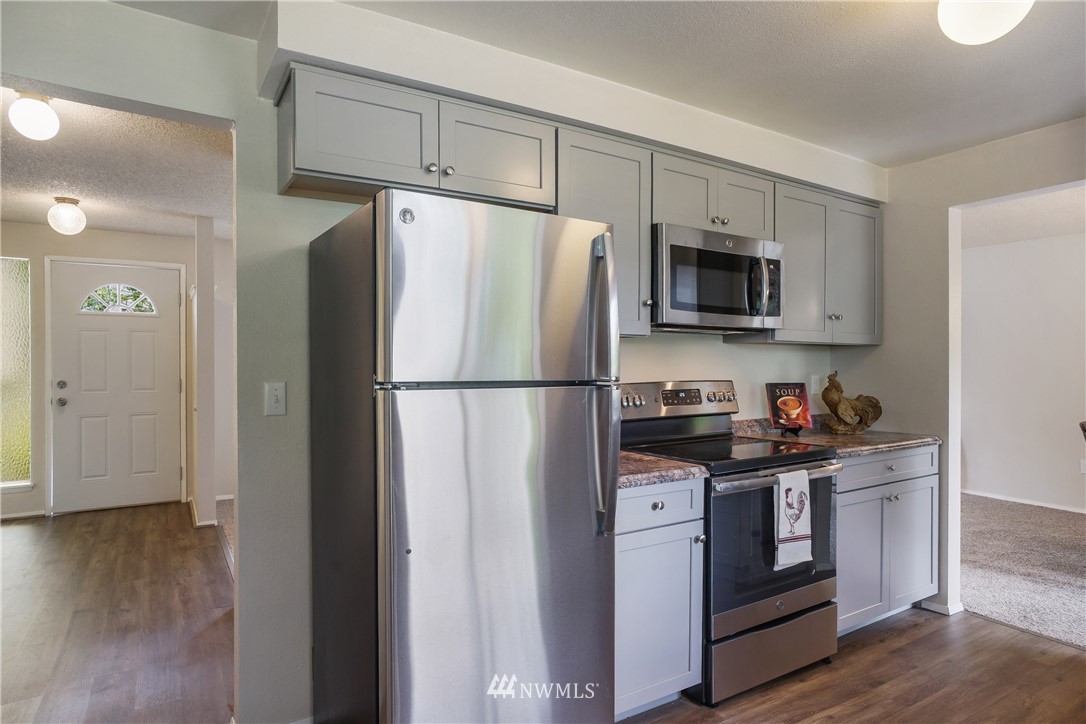 2614 Southeast 16th Street Renton, WA 98058 - Photo 9 of 22 Gallery Image 9