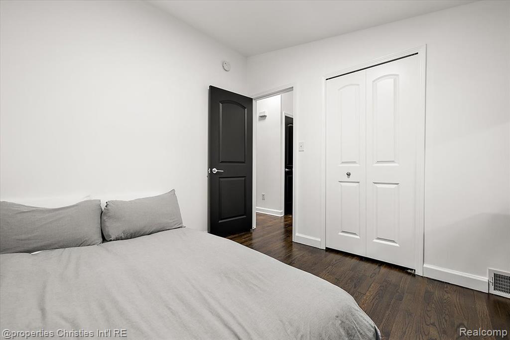 2011 Nakota Road Royal Oak, MI 48073 - Photo 15 of 27 Gallery Image 15