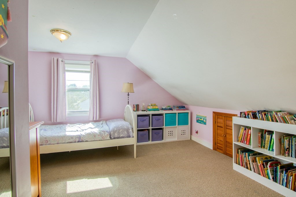 348 New Ludlow Road Chicopee, MA 01020 - Photo 15 of 25 Gallery Image 15