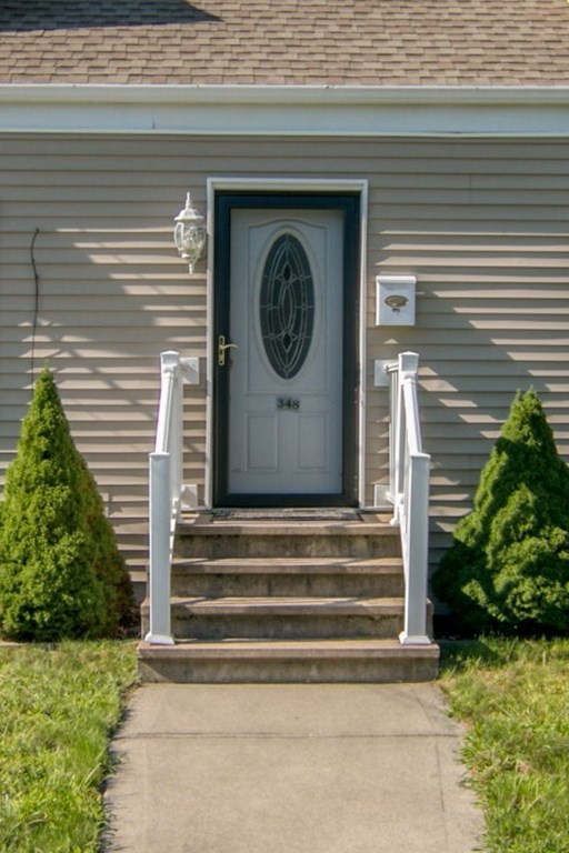 348 New Ludlow Road Chicopee, MA 01020 - Photo 4 of 25 Gallery Image 4