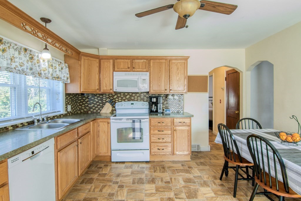 348 New Ludlow Road Chicopee, MA 01020 - Photo 6 of 25 Gallery Image 6