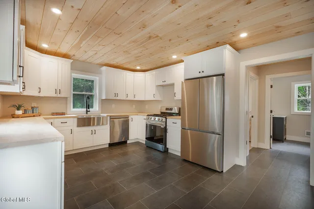 $479,000 | 131 Powder Horn Way, Argyle, NY 12809