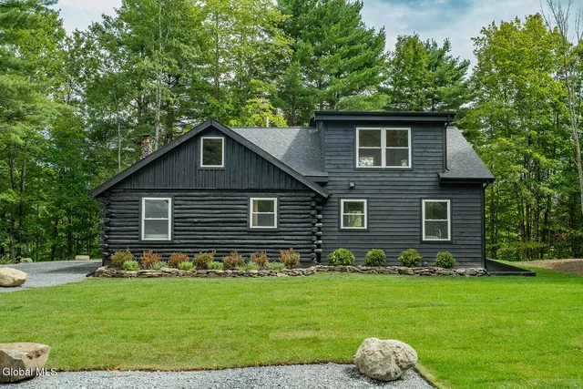 $479,000 | 131 Powder Horn Way, Argyle, NY 12809