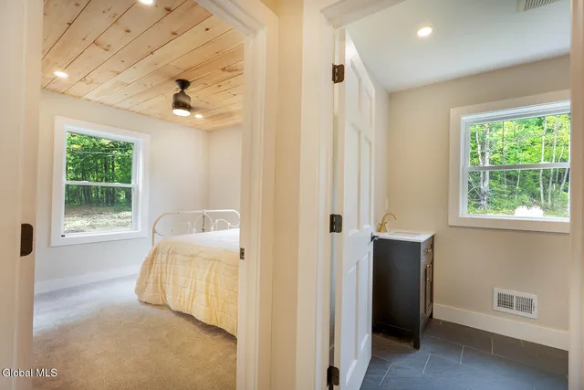 $479,000 | 131 Powder Horn Way, Argyle, NY 12809