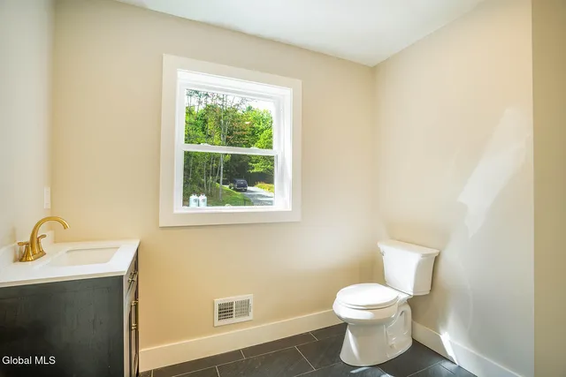 $479,000 | 131 Powder Horn Way, Argyle, NY 12809