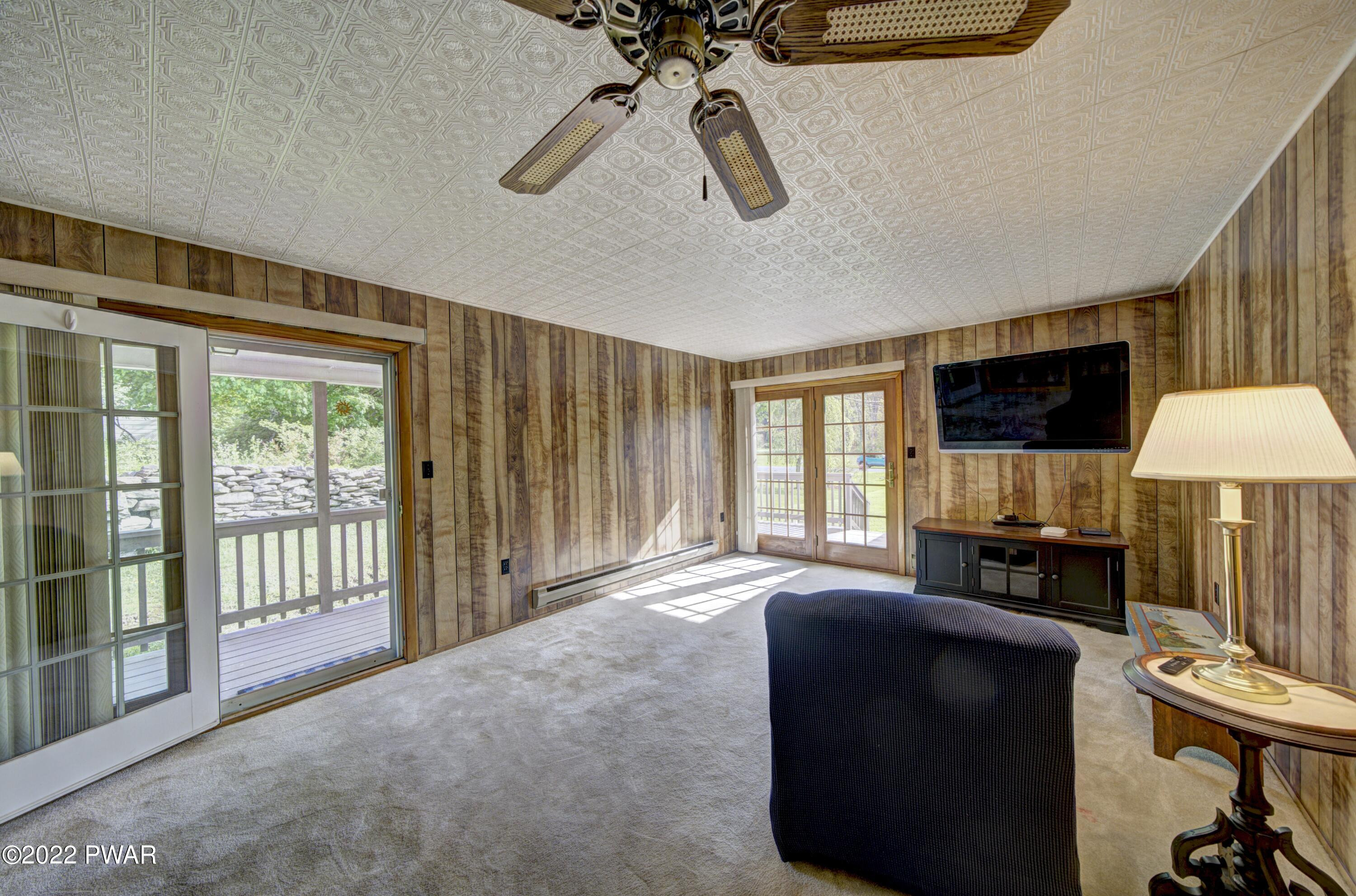 4 Riverside Drive Hawley, PA 18428 - Photo 4 of 24 Living Room