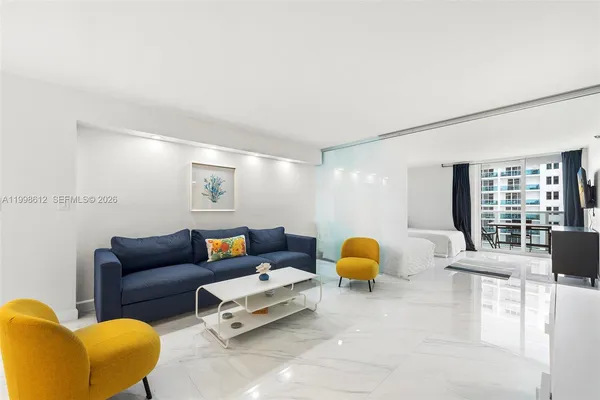 $4,900 | 2401 Collins Avenue, Unit 1007, Miami Beach, FL 33140